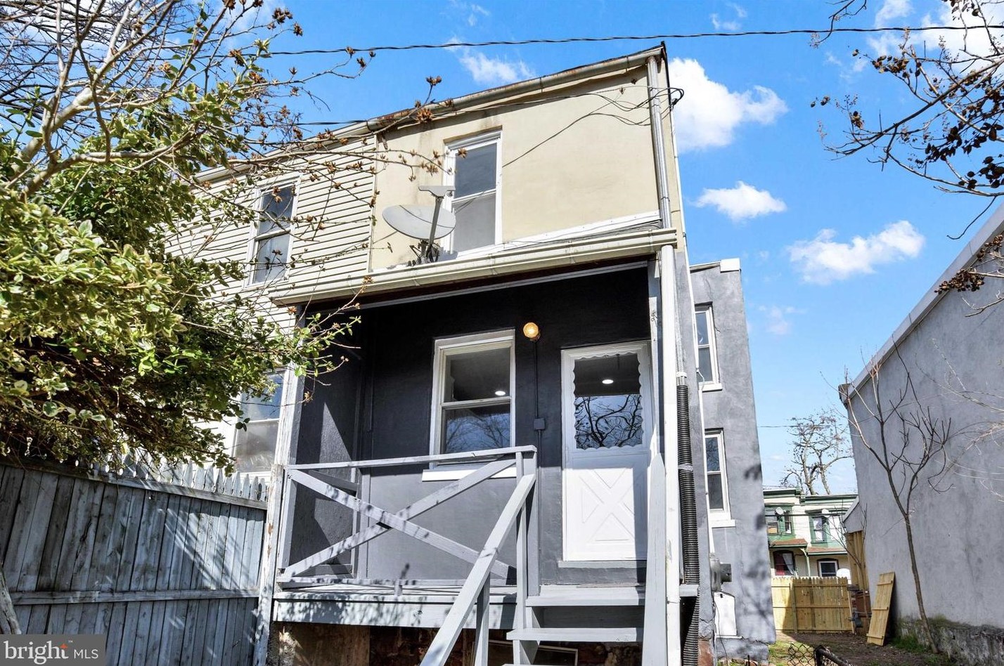 442 Cres St, Harrisburg PA  17104-1715 exterior