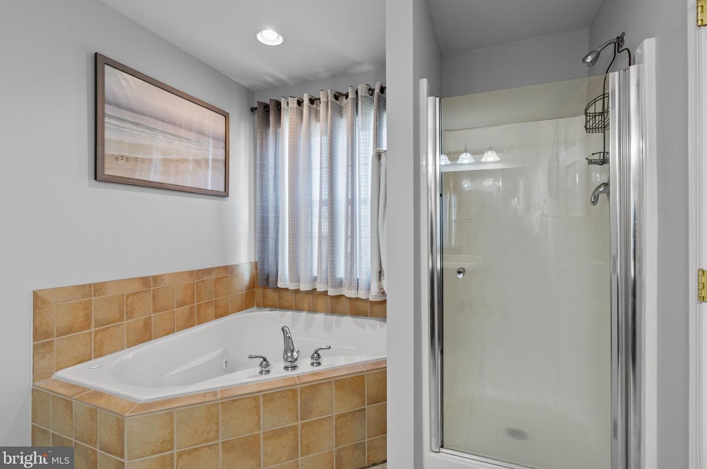 206 Mapleton Dr, Harrisburg PA  exterior