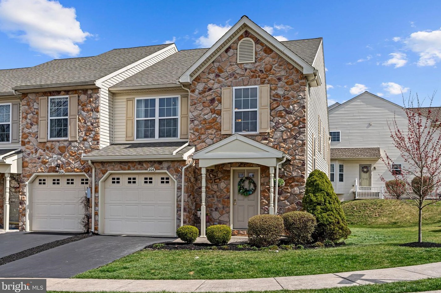 206 Mapleton Dr, Harrisburg PA  exterior