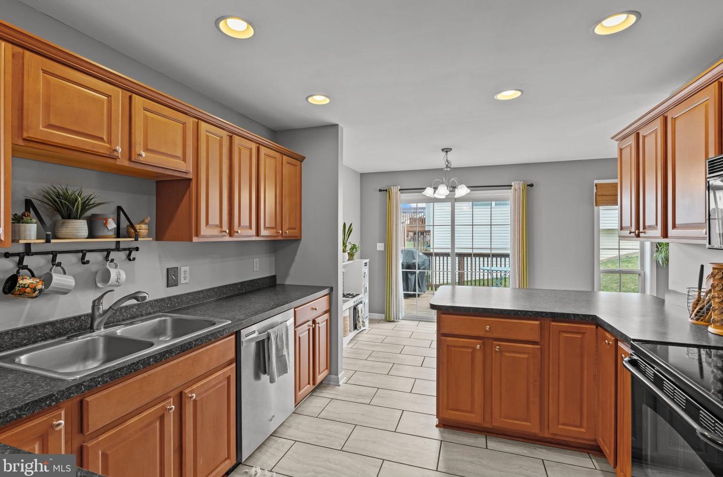 206 Mapleton Dr, Harrisburg PA  exterior