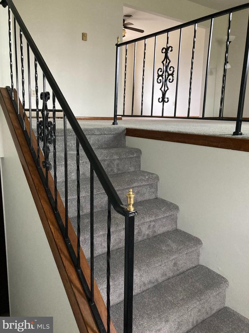 781 Chaucer Dr, Harrisburg PA  17111-3825 exterior