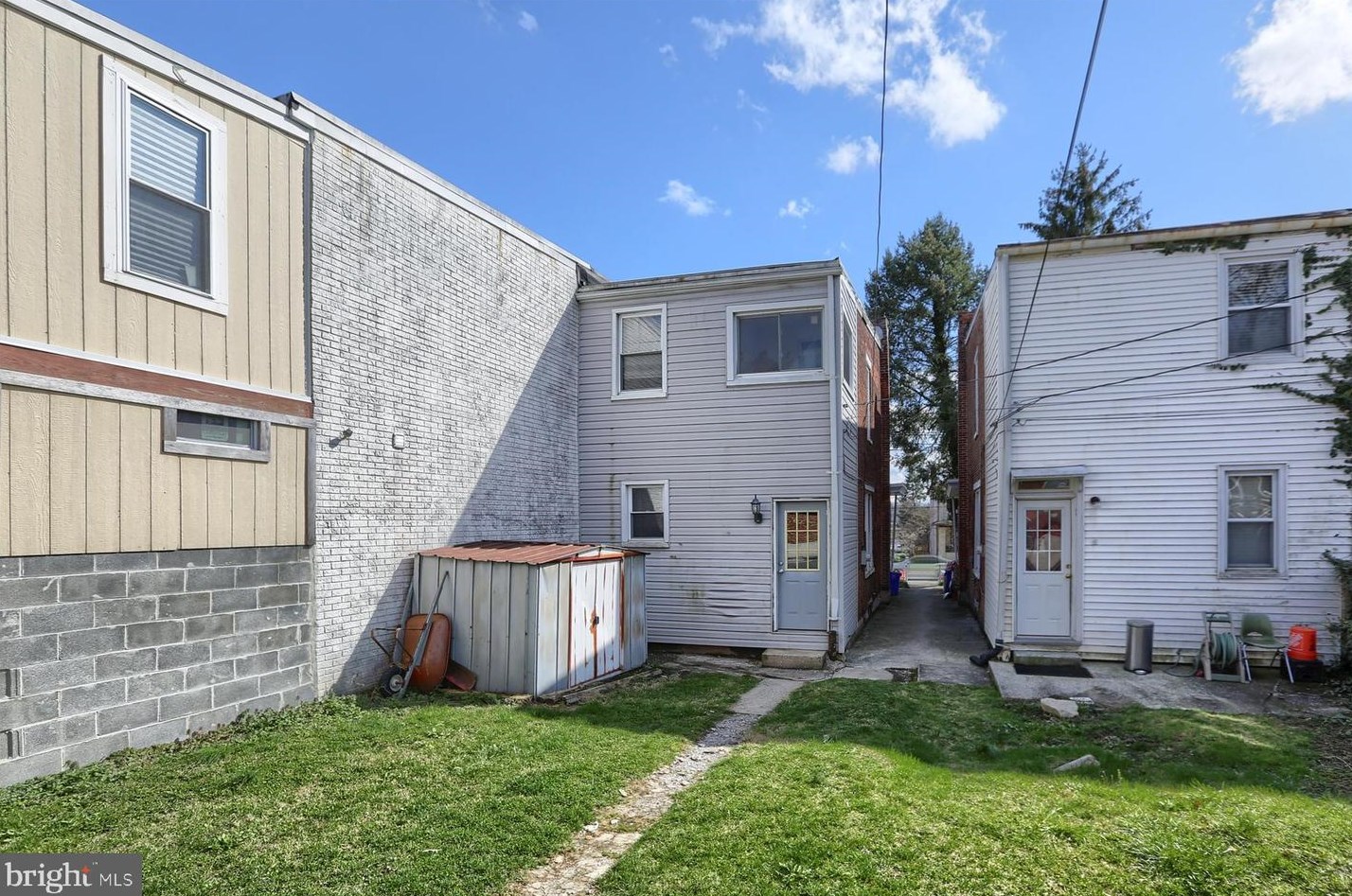 2624 Derry St, Harrisburg PA  17111-1146 exterior