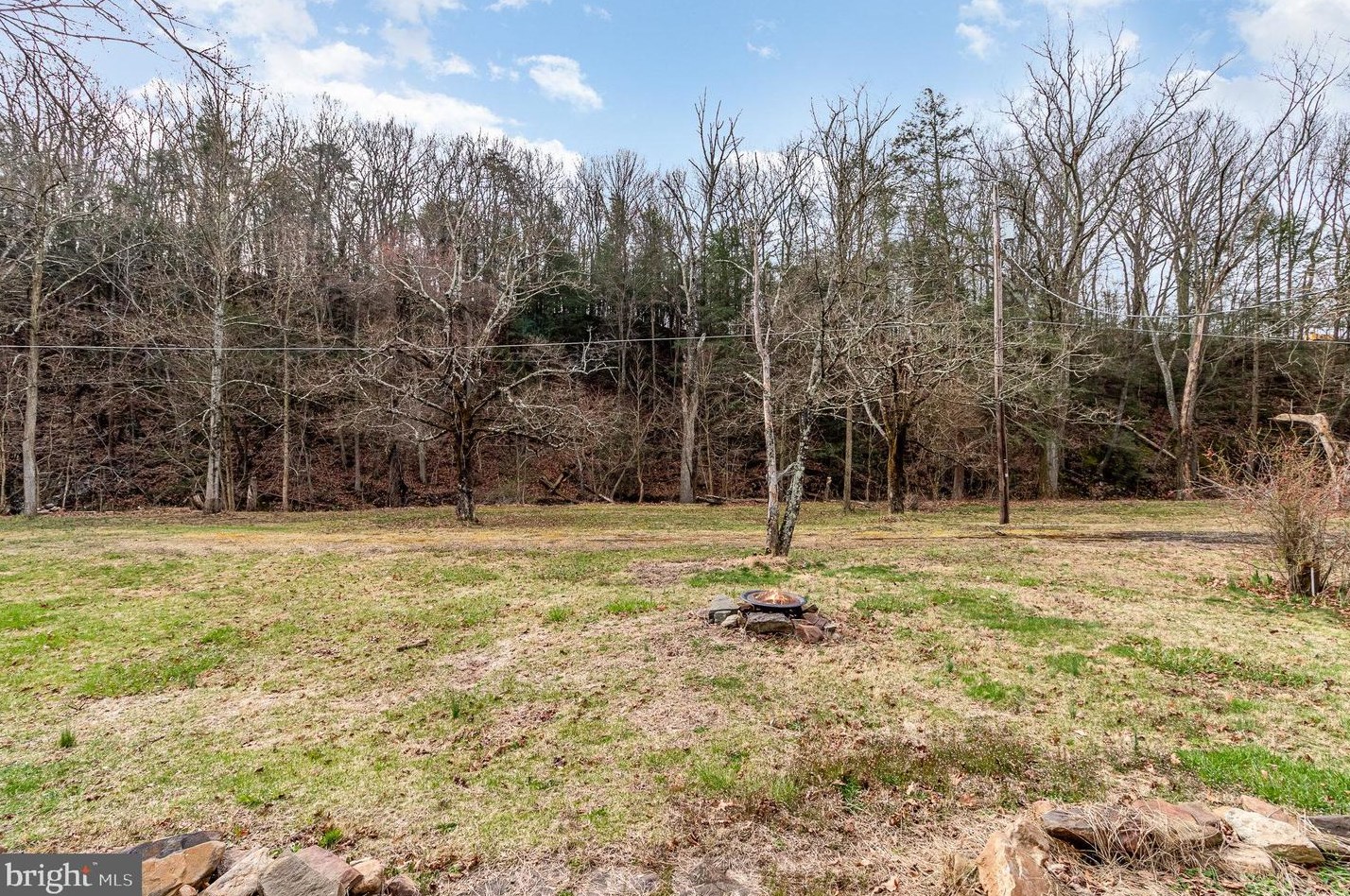 1001 Fishing Crk Vly Rd, Harrisburg PA 17112-9234 exterior