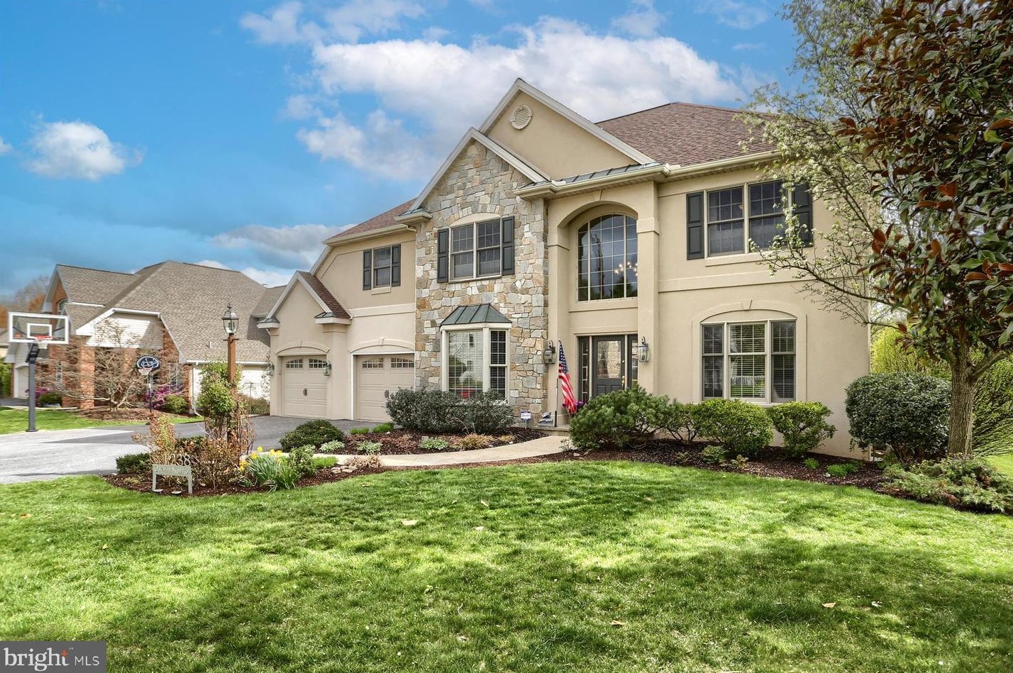 1238 Cardinal Way Rd, Hummelstown PA  17036-8548 exterior