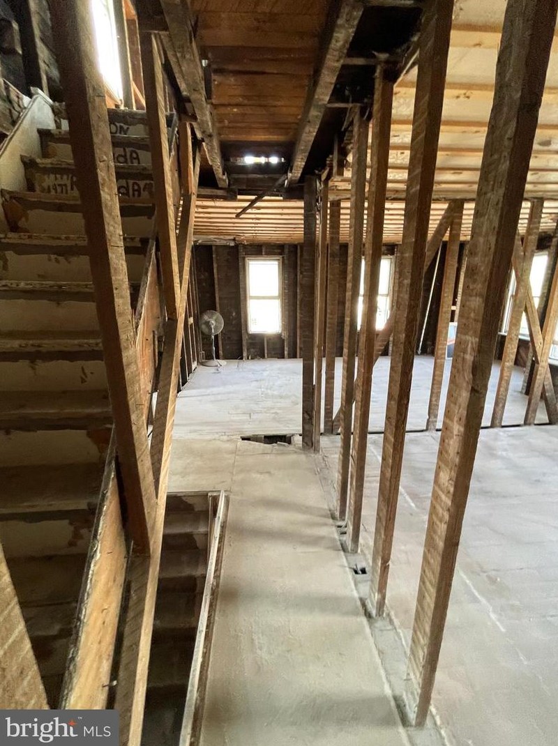 239 Locust St, Harrisburg PA  17109-4613 exterior