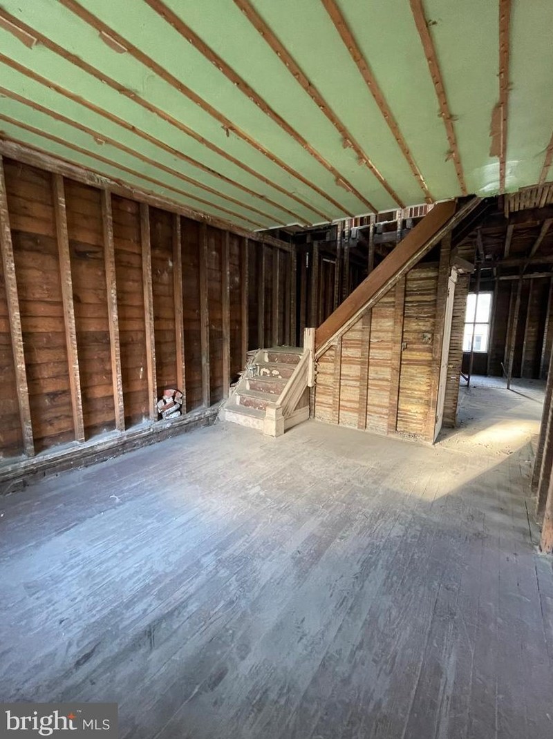 239 Locust St, Harrisburg PA  17109-4613 exterior