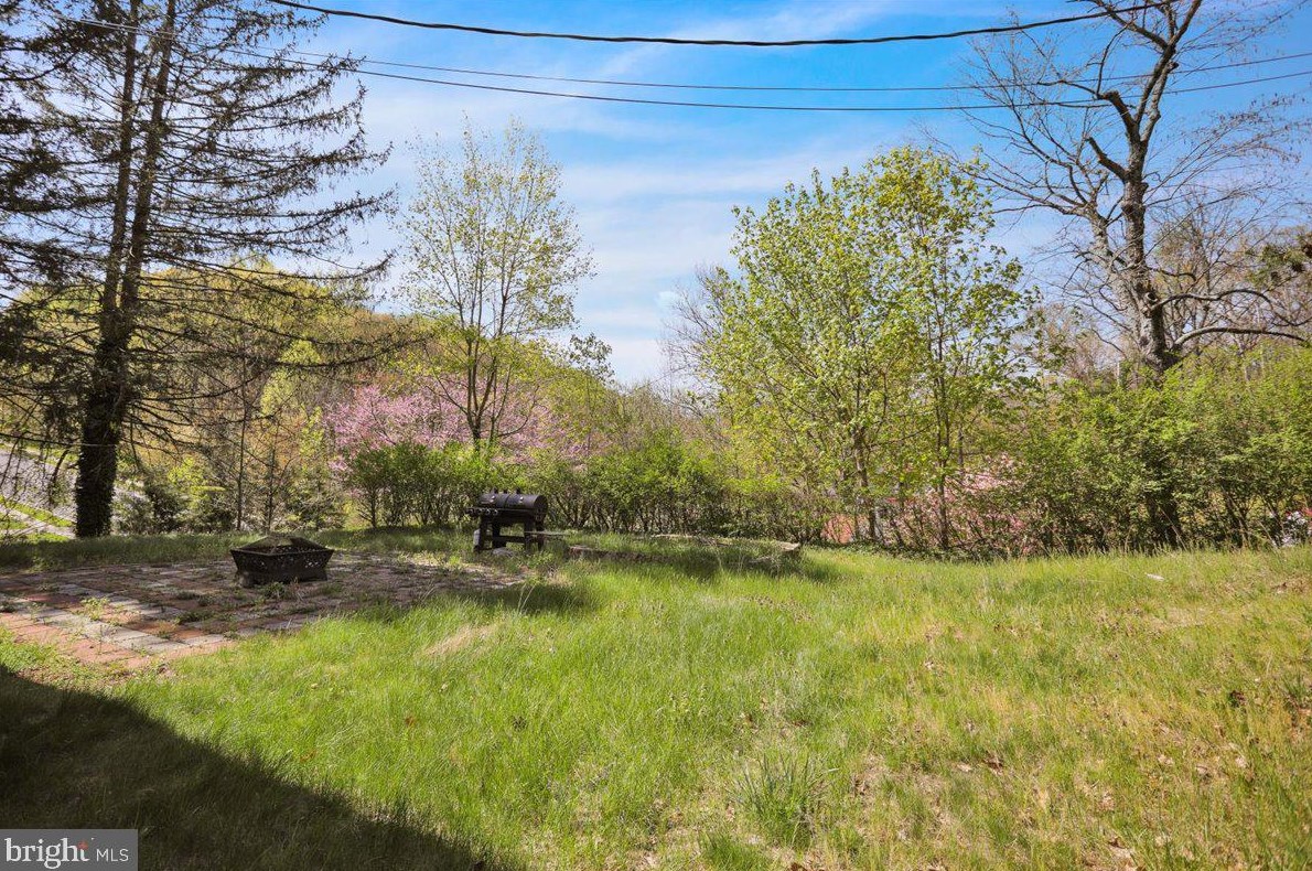 629 Bullfrog Valley Rd, Hummelstown PA  17036-9743 exterior