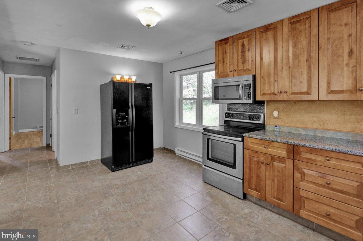 629 Bullfrog Valley Rd, Hummelstown PA  17036-9743 exterior