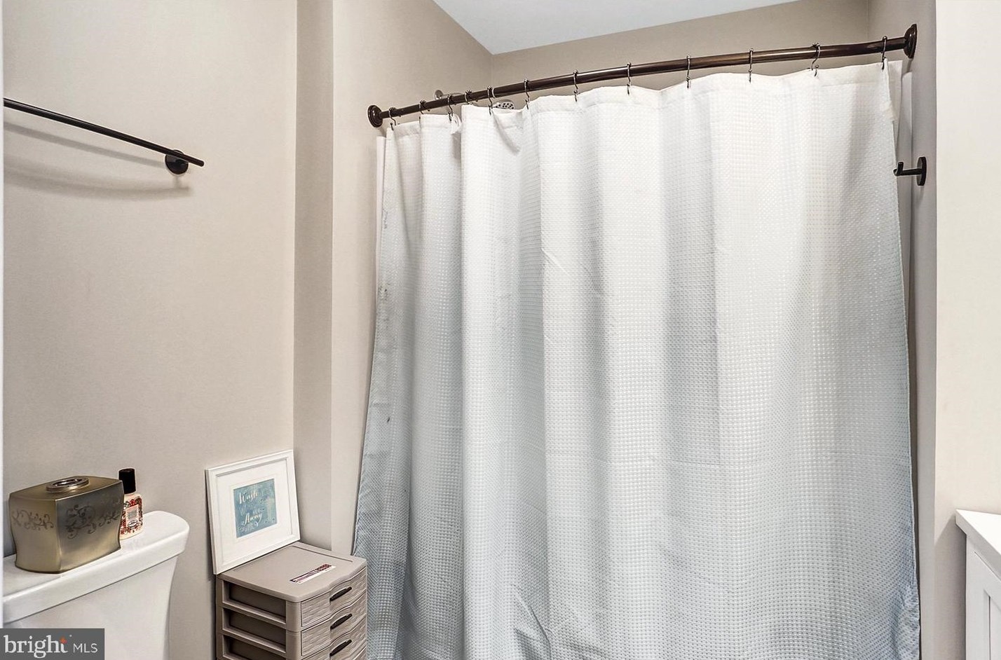 2228 Northview Ln, Harrisburg PA 17110-3913 exterior