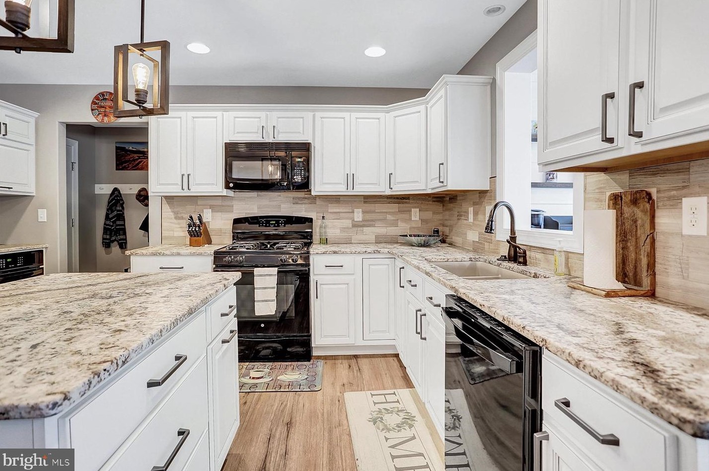 2228 Northview Ln, Harrisburg PA 17110-3913 exterior