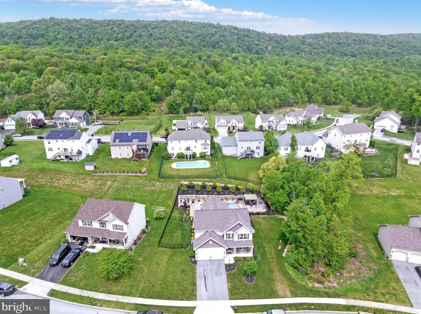 2228 Northview Ln, Harrisburg PA 17110-3913 exterior