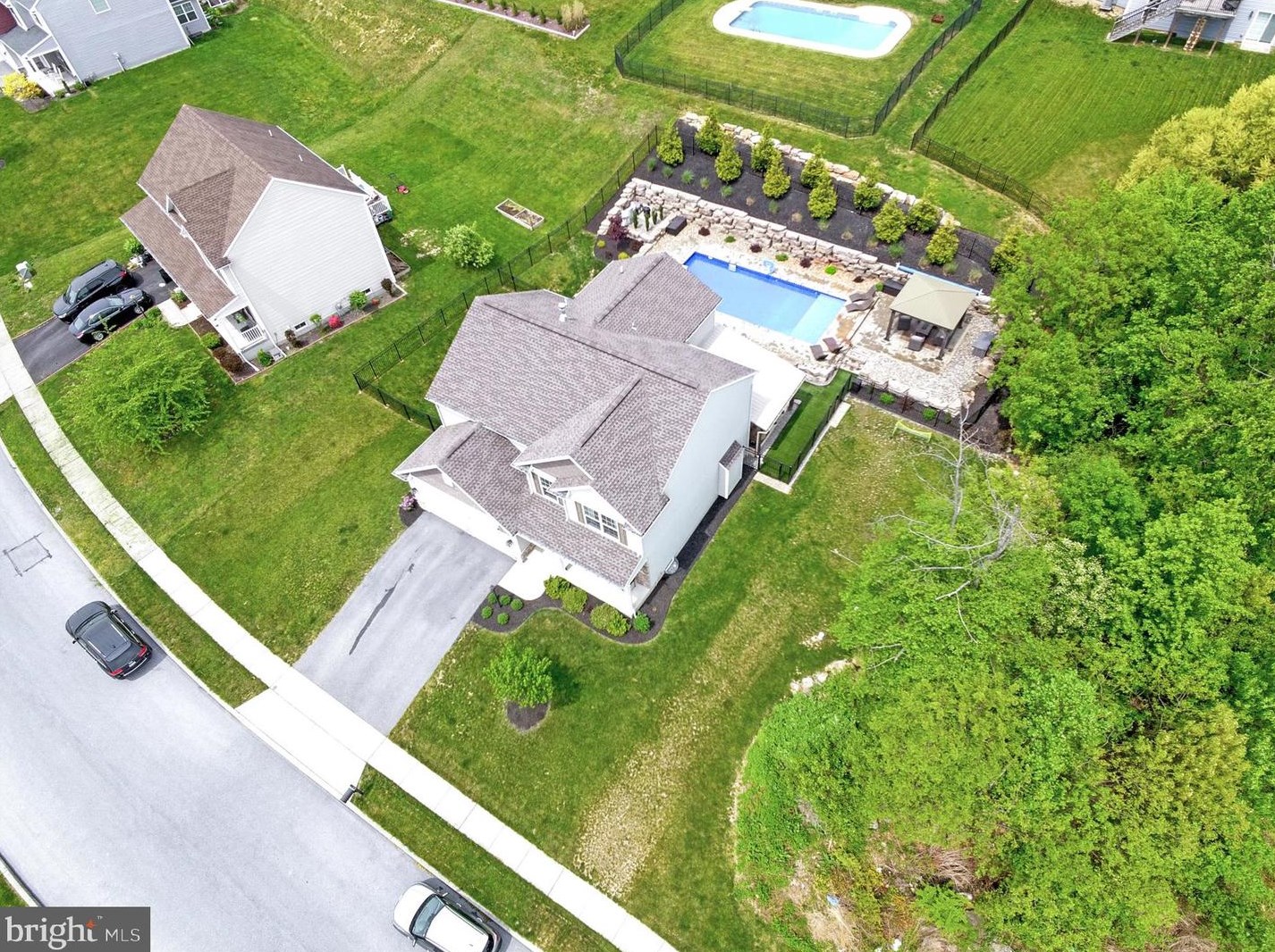 2228 Northview Ln, Harrisburg PA 17110-3913 exterior