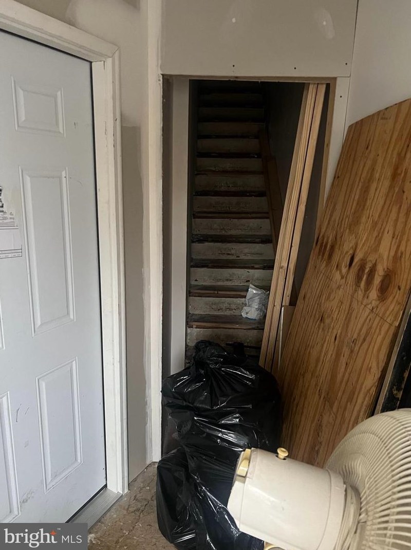 18 Evergreen St, Harrisburg PA 17104-1037 exterior