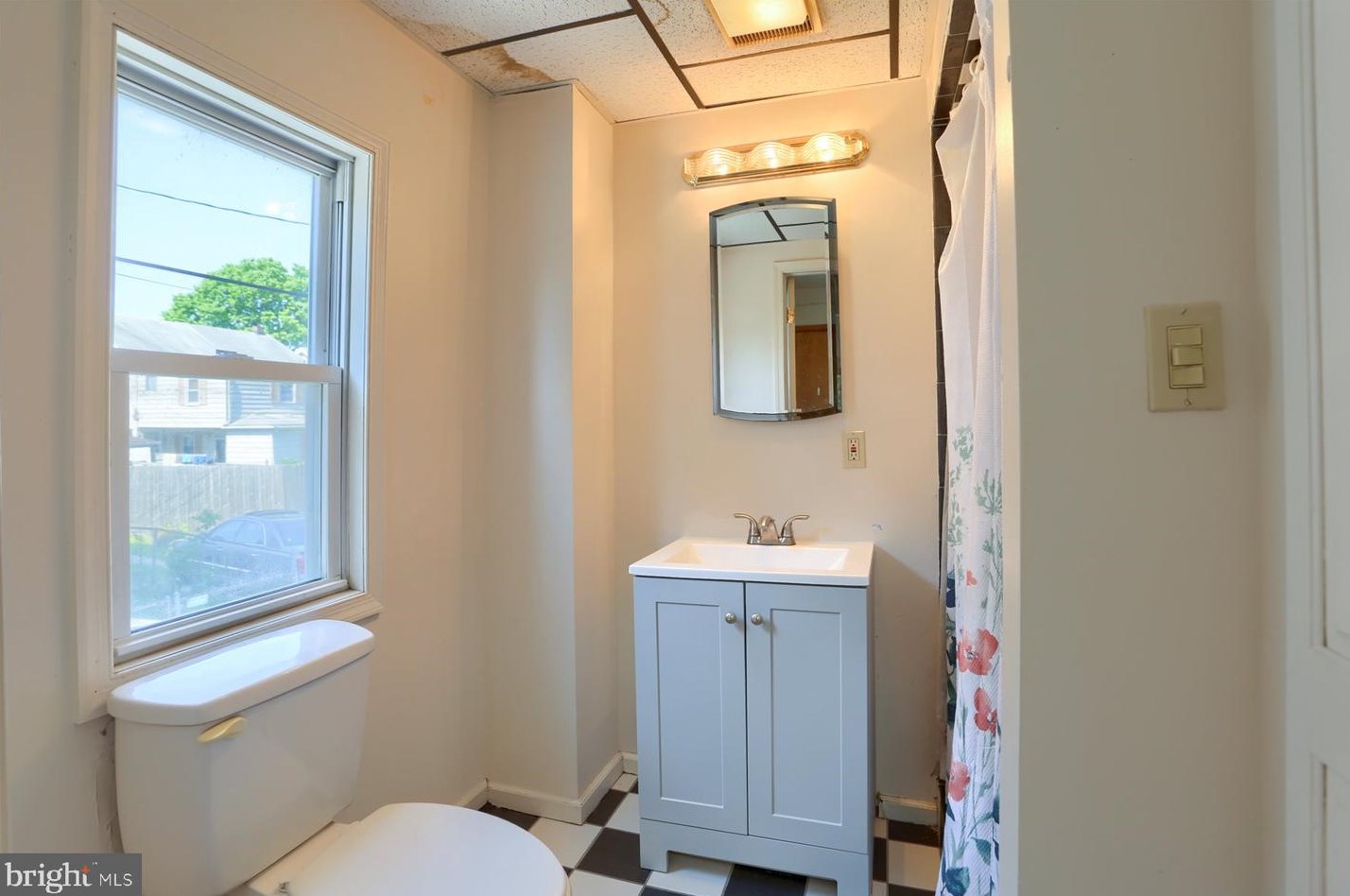 223 Locust St, Harrisburg PA  17113-2333 exterior