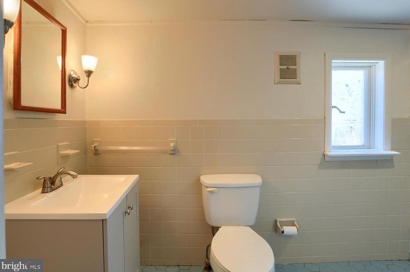 223 Locust St, Harrisburg PA  17113-2333 exterior