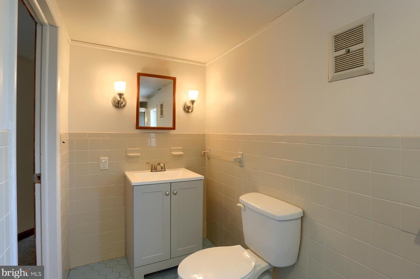 223 Locust St, Harrisburg PA  17113-2333 exterior