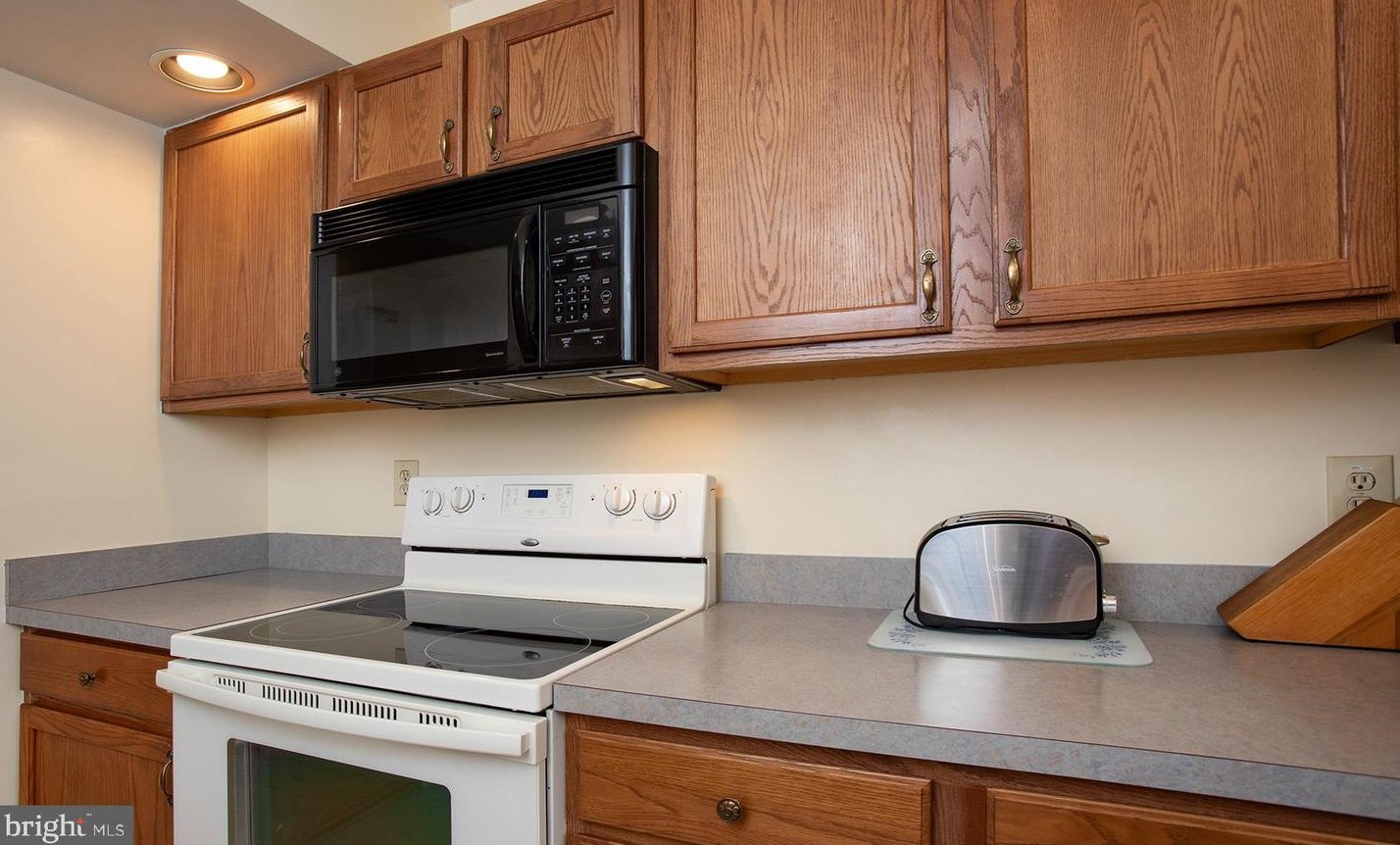 320 Woodland Vw Ct, Harrisburg PA  17110-3938 exterior