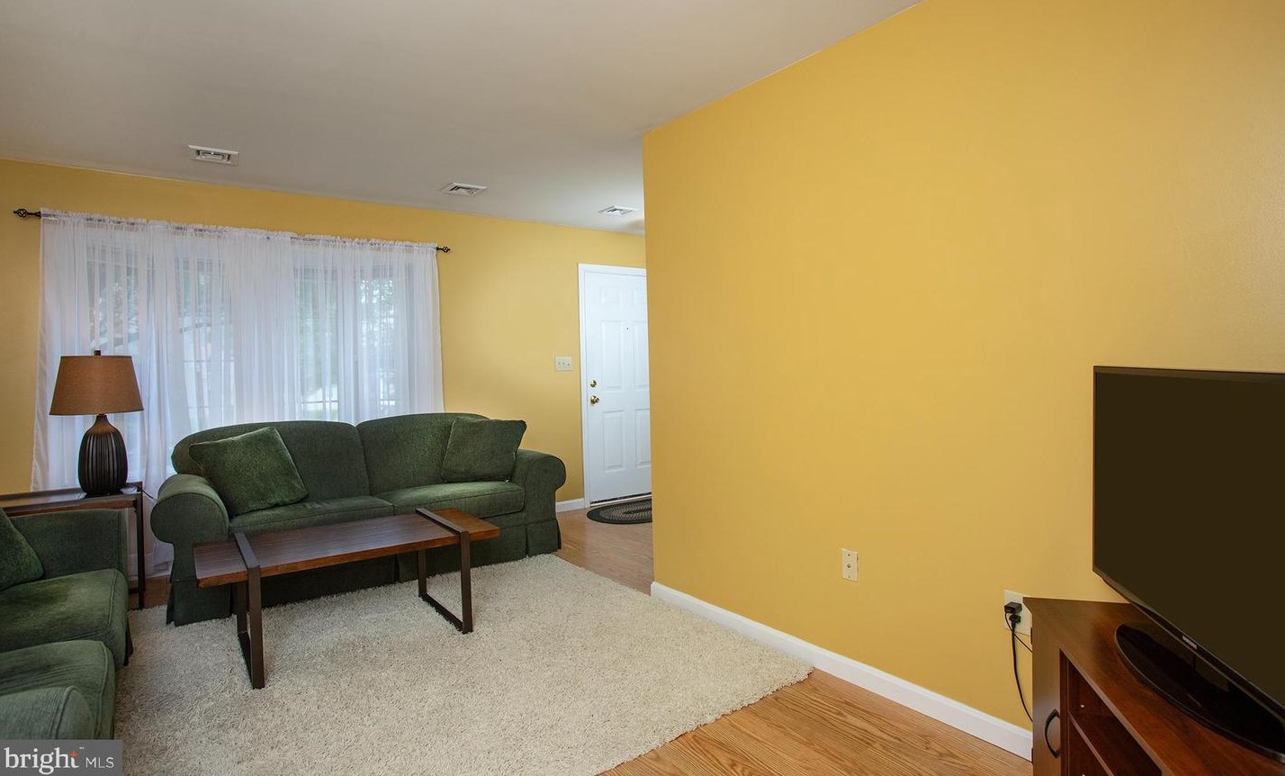 320 Woodland Vw Ct, Harrisburg PA  17110-3938 exterior