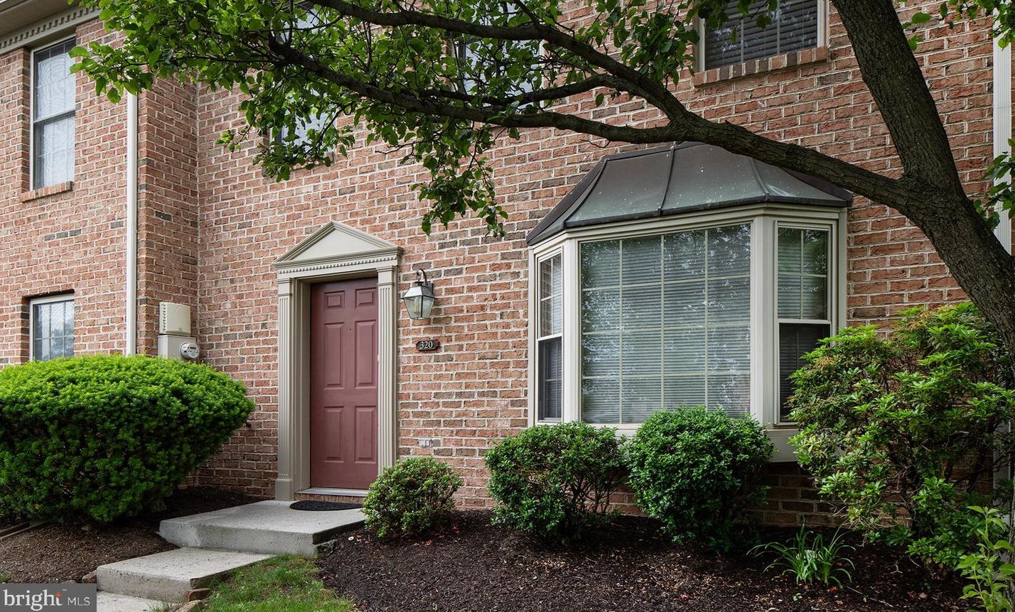320 Woodland Vw Ct, Harrisburg PA  17110-3938 exterior