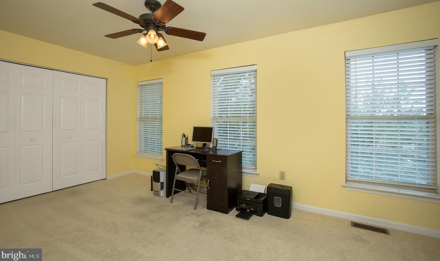 320 Woodland Vw Ct, Harrisburg PA  17110-3938 exterior