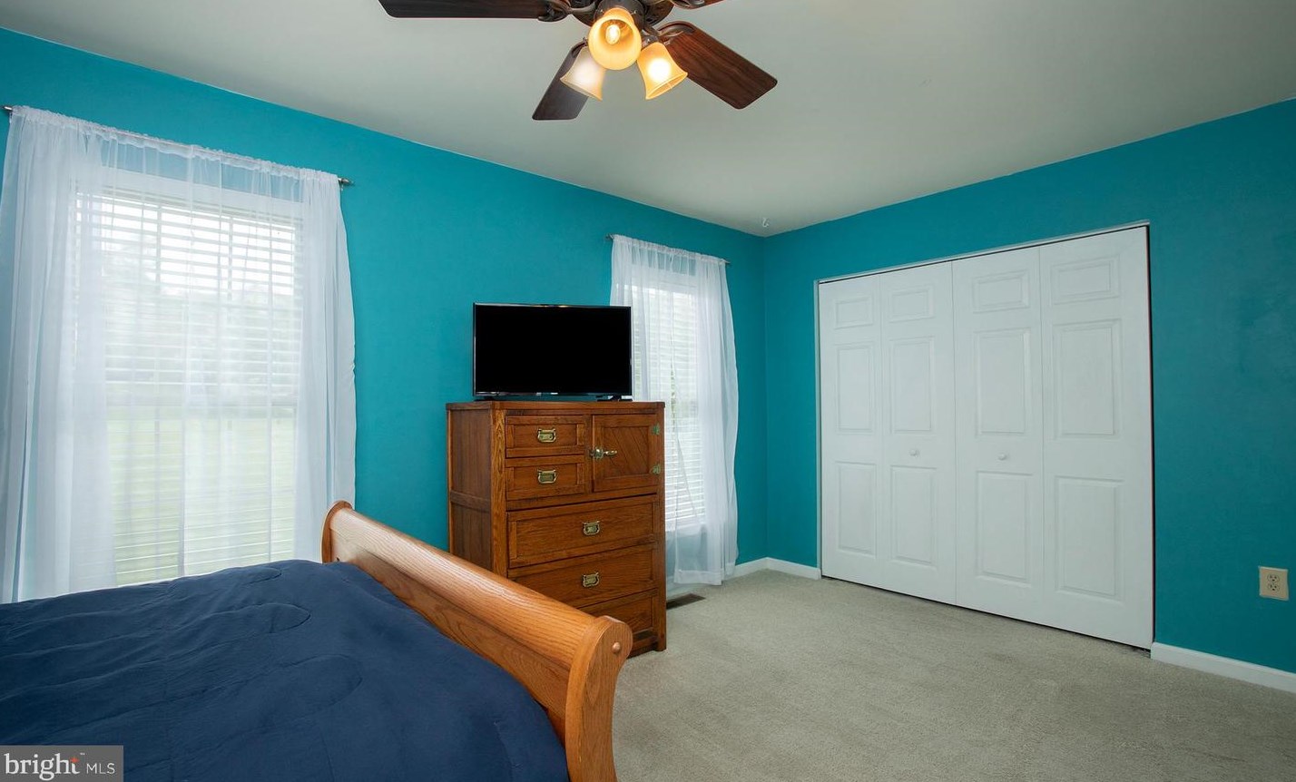 320 Woodland Vw Ct, Harrisburg PA  17110-3938 exterior