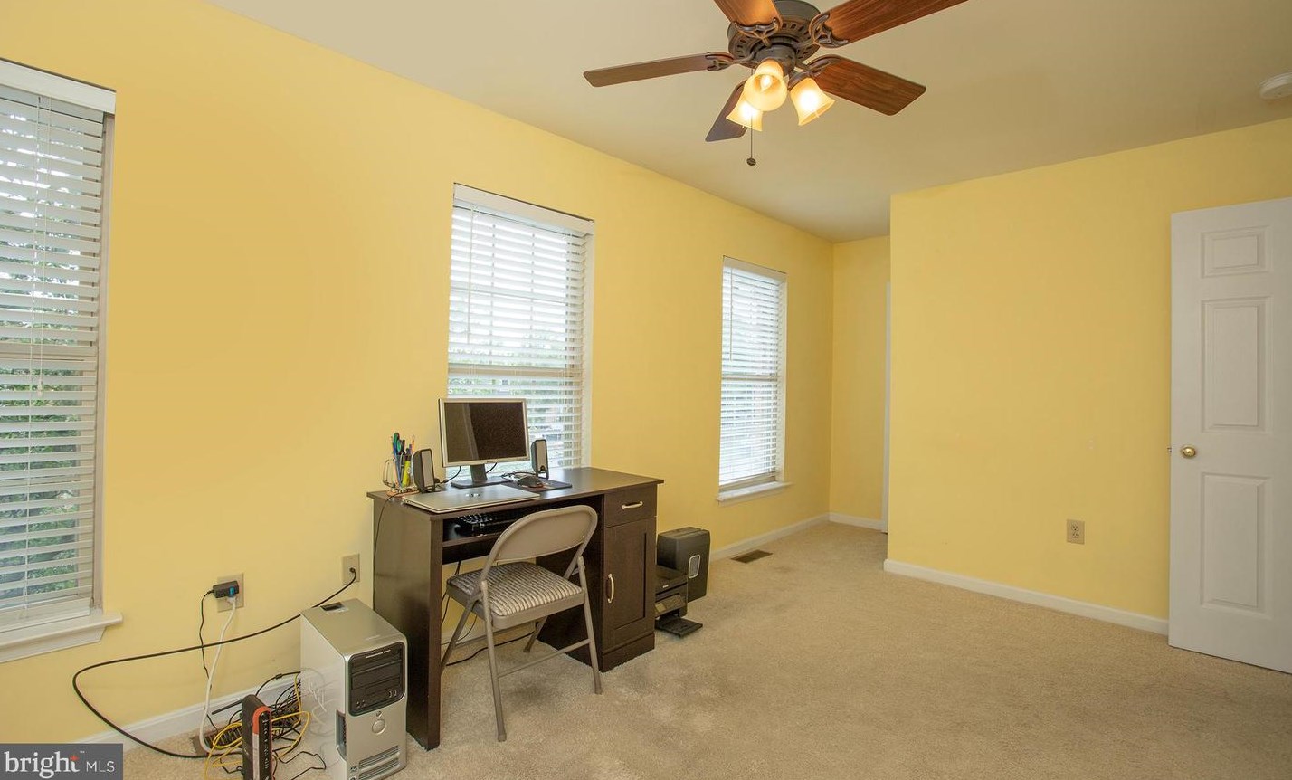 320 Woodland Vw Ct, Harrisburg PA  17110-3938 exterior