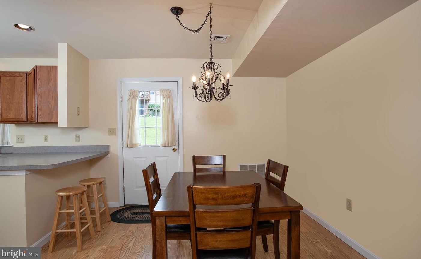 320 Woodland Vw Ct, Harrisburg PA  17110-3938 exterior