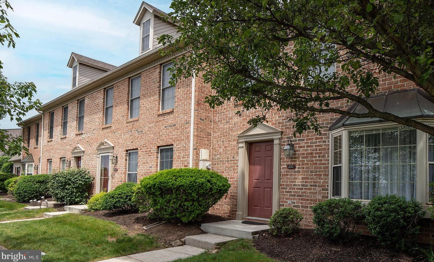 320 Woodland Vw Ct, Harrisburg PA  17110-3938 exterior