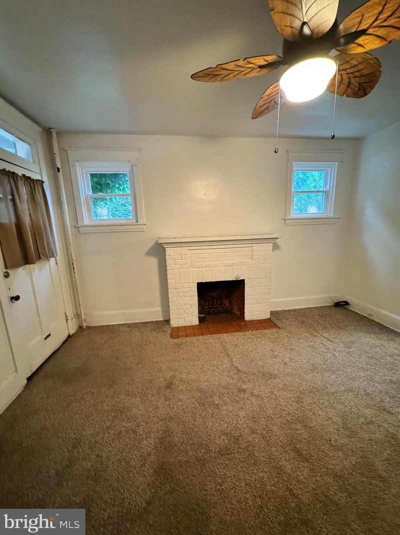 1855 Holly St, Harrisburg PA  17104-1201 exterior