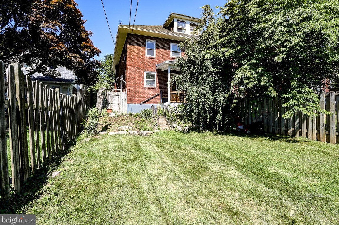 21 30th St, Harrisburg PA  17103-1921 exterior