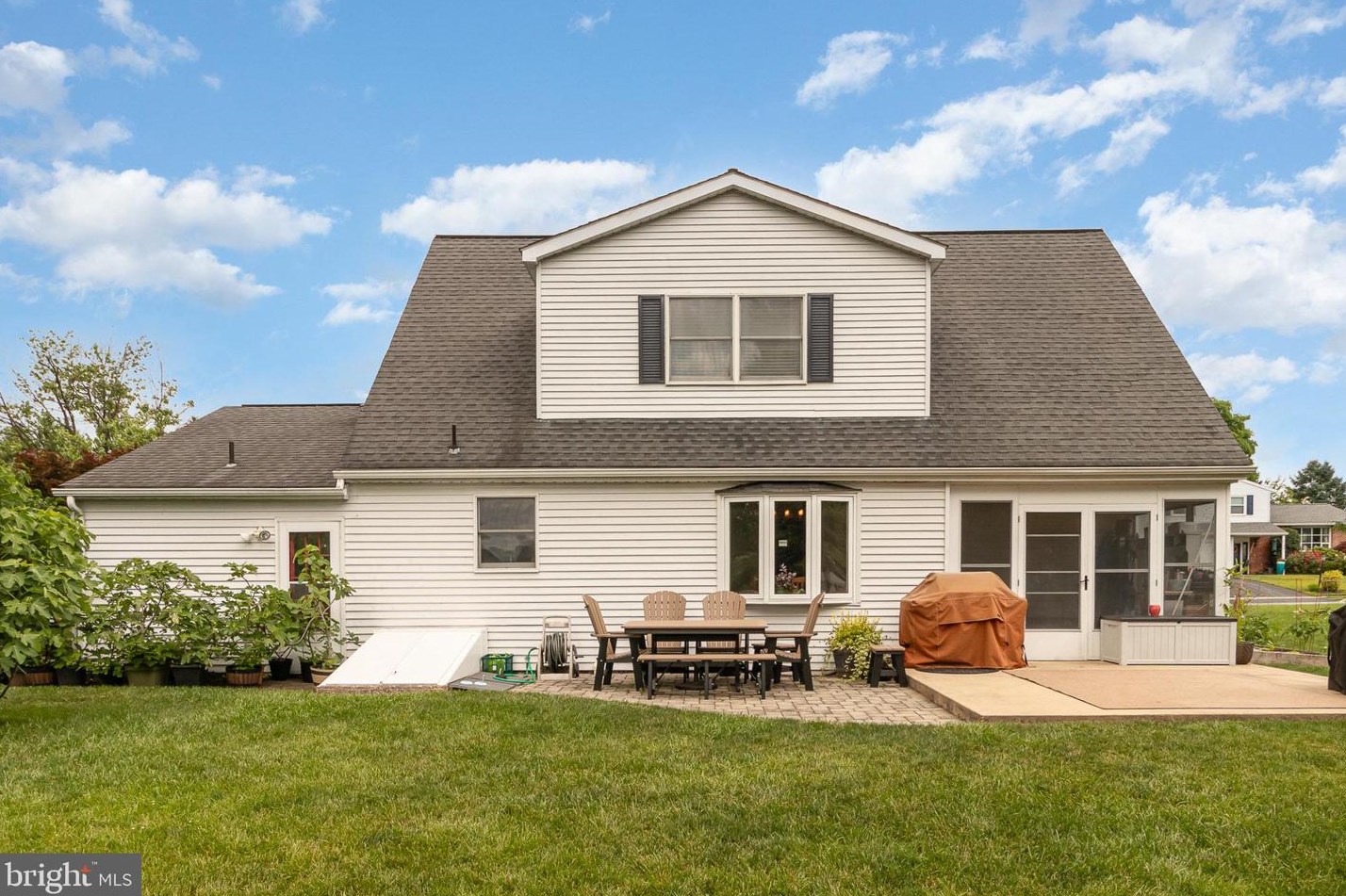 5727 Meadowbrook Dr, Harrisburg PA  17112-3138 exterior