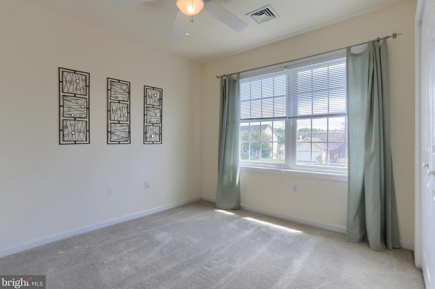 486 Princeton Rd, Harrisburg PA  17111-3561 exterior