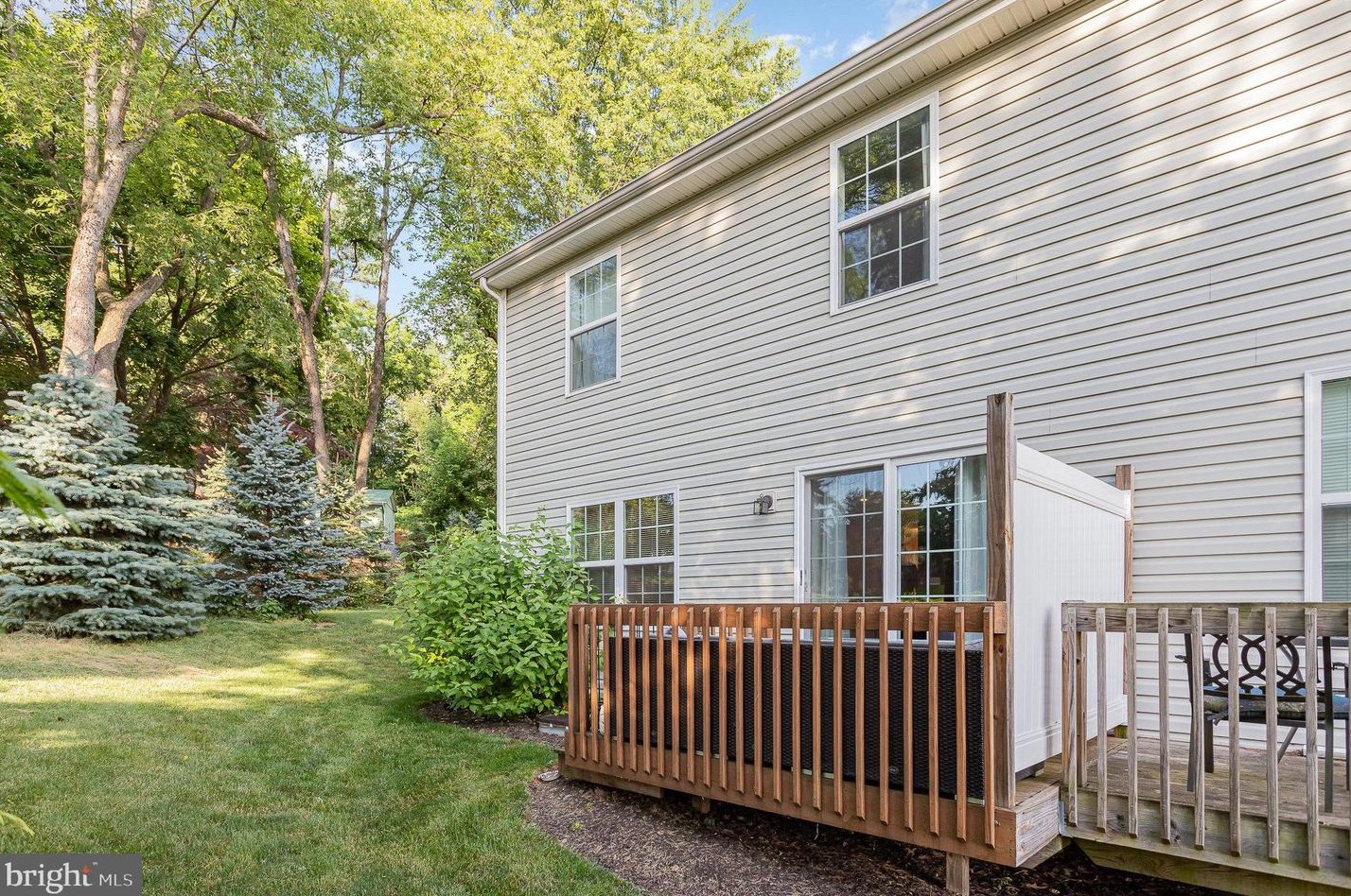 664 Winding Ln, Harrisburg PA  17111-2338 exterior