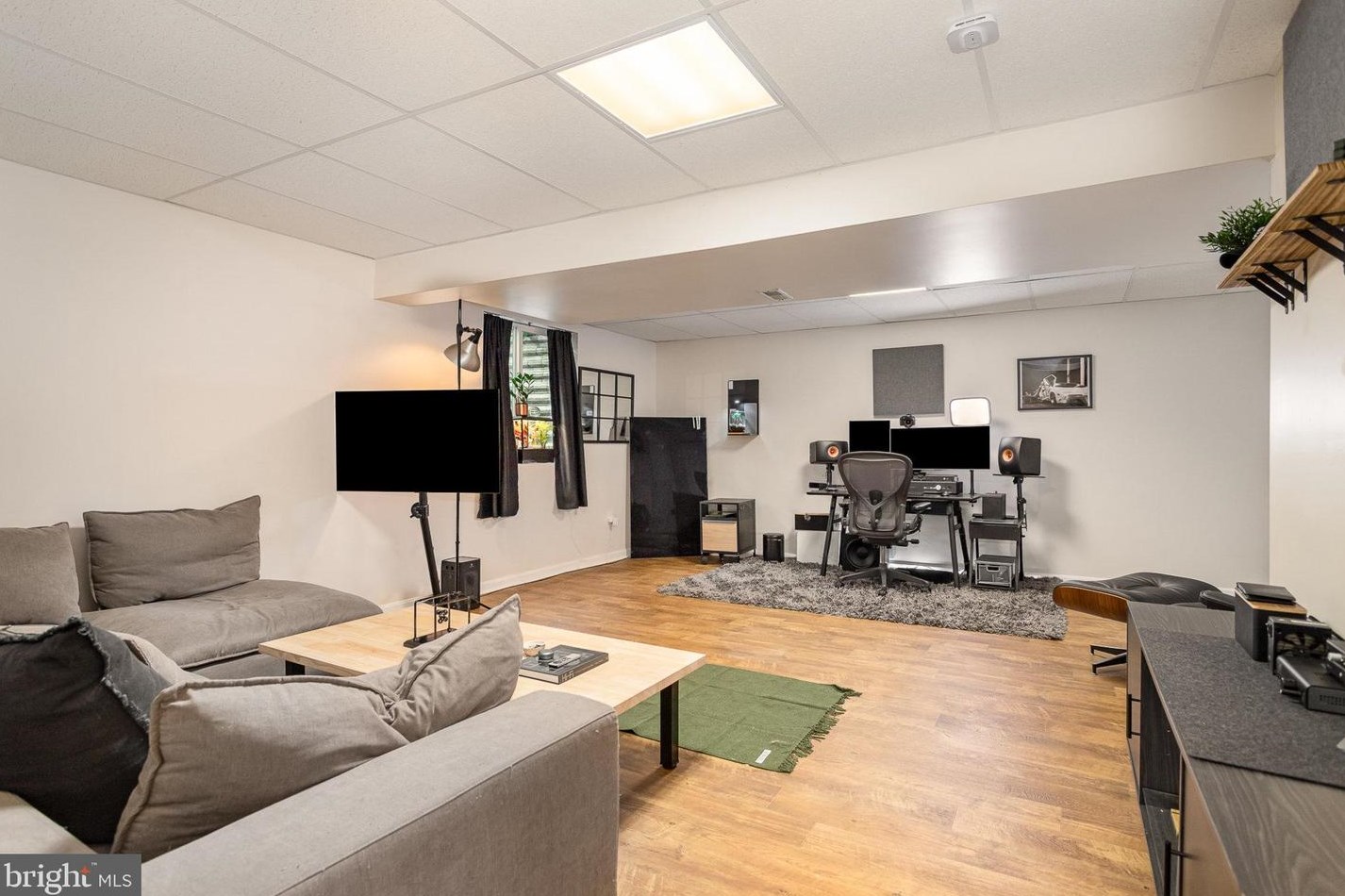 664 Winding Ln, Harrisburg PA  17111-2338 exterior