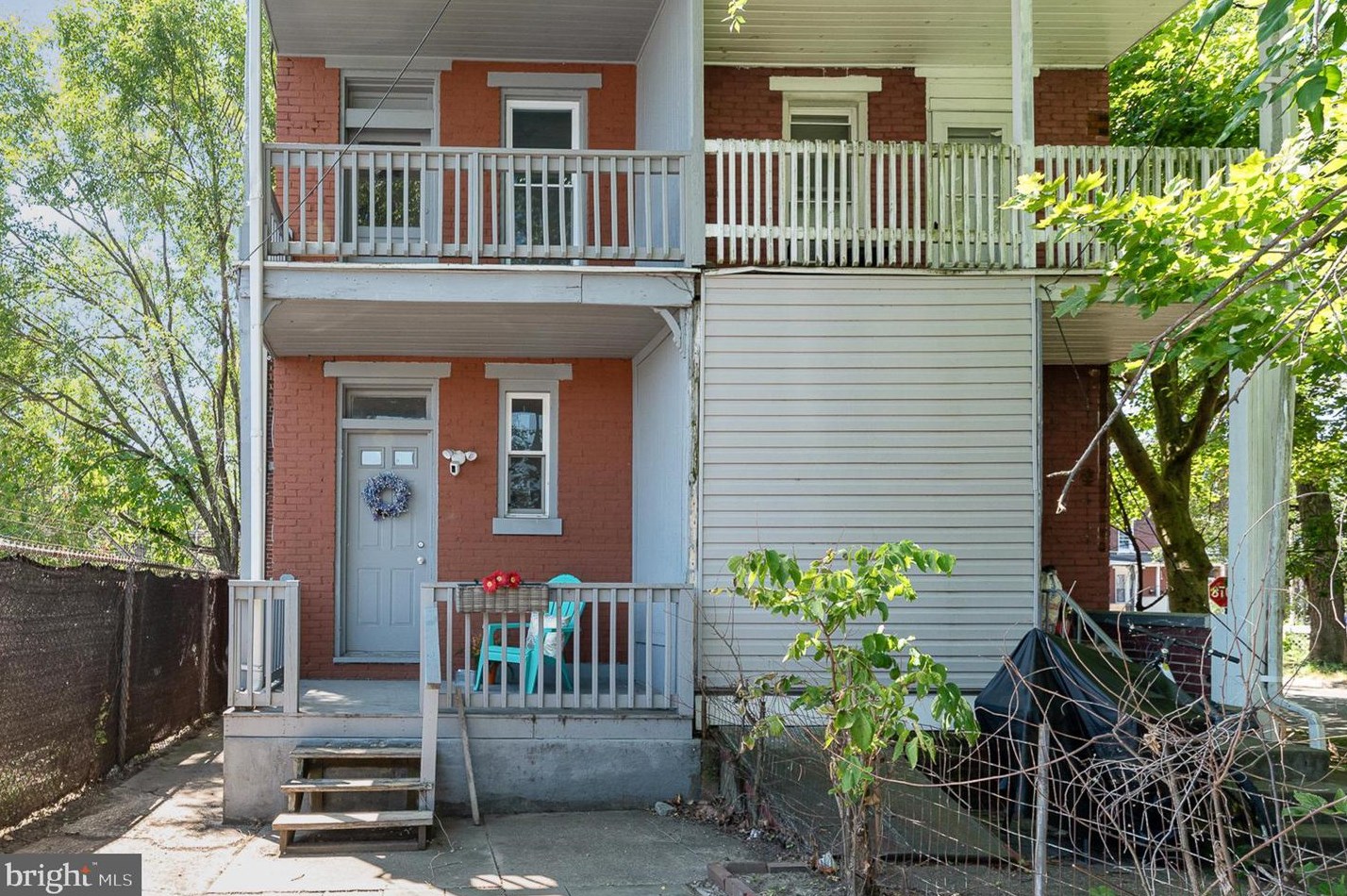 652 Emerald St, Harrisburg PA  17110-2432 exterior