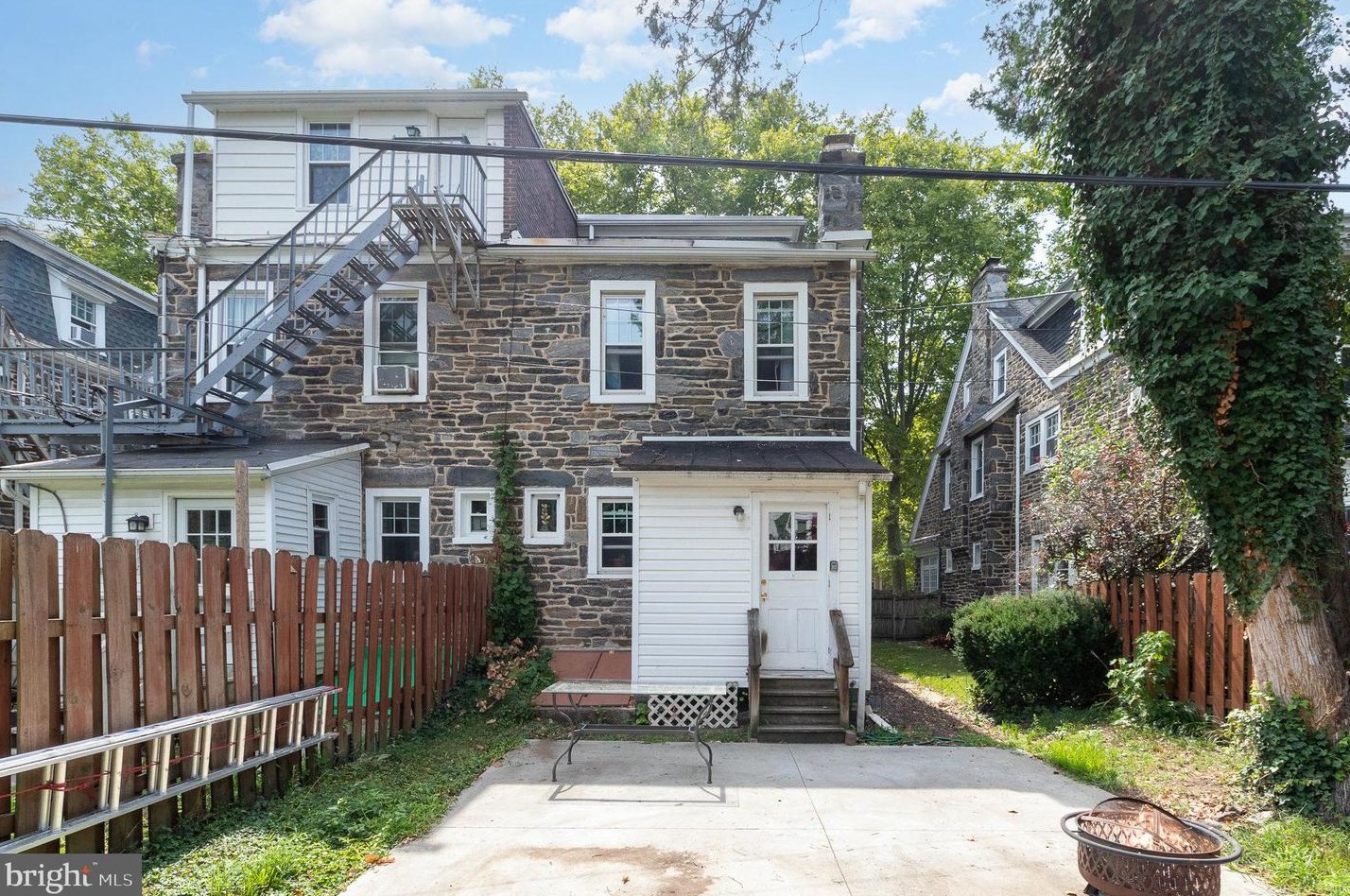 2343 2 St, Harrisburg PA  17110-1009 exterior