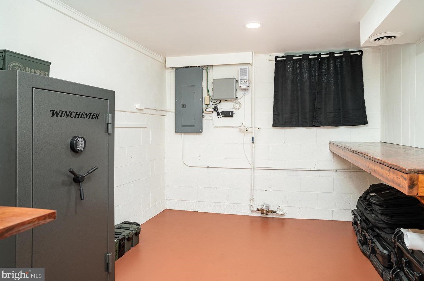 1502 Kay St, Harrisburg PA  17109-5620 exterior