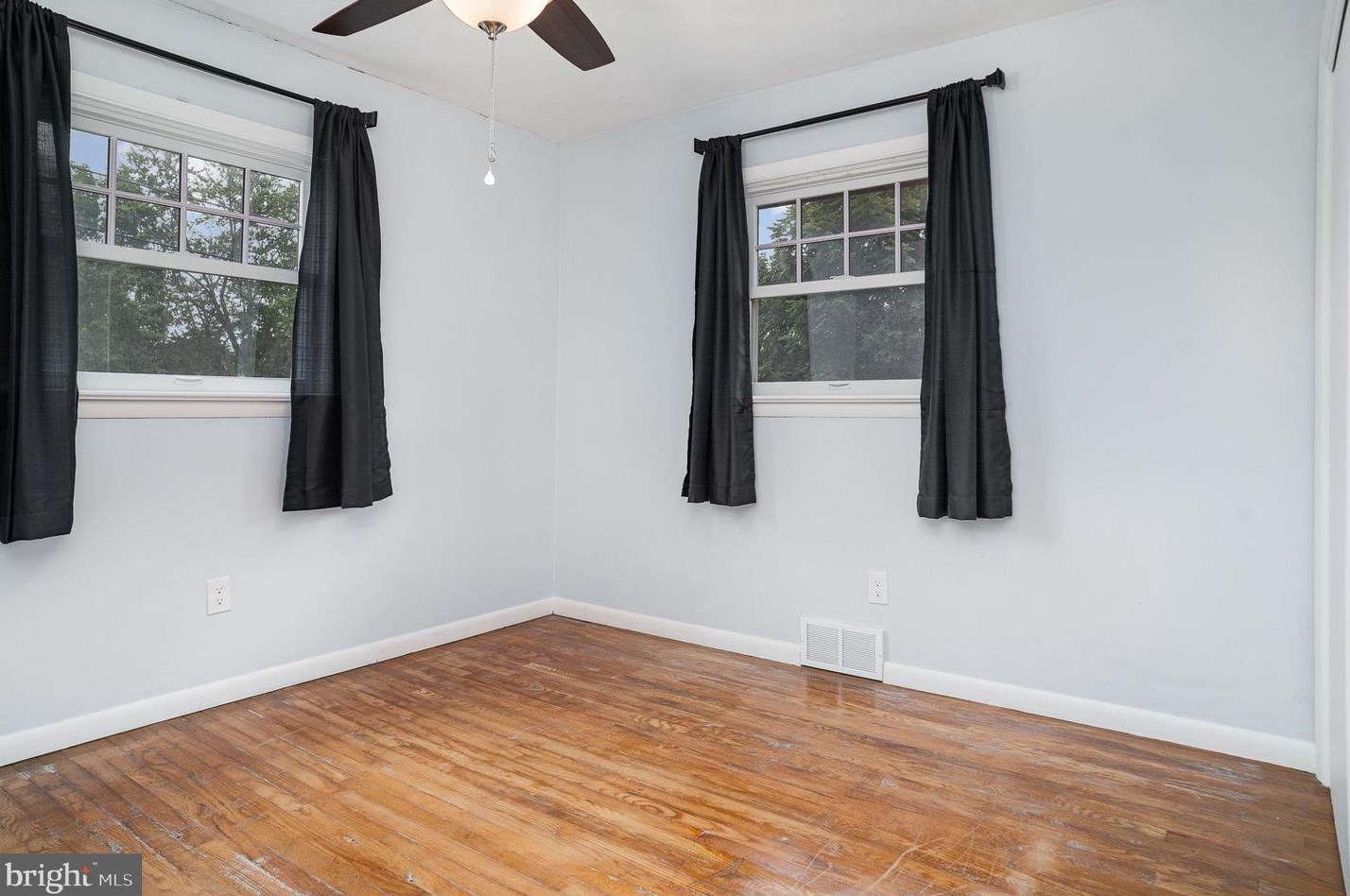 1502 Kay St, Harrisburg PA  17109-5620 exterior