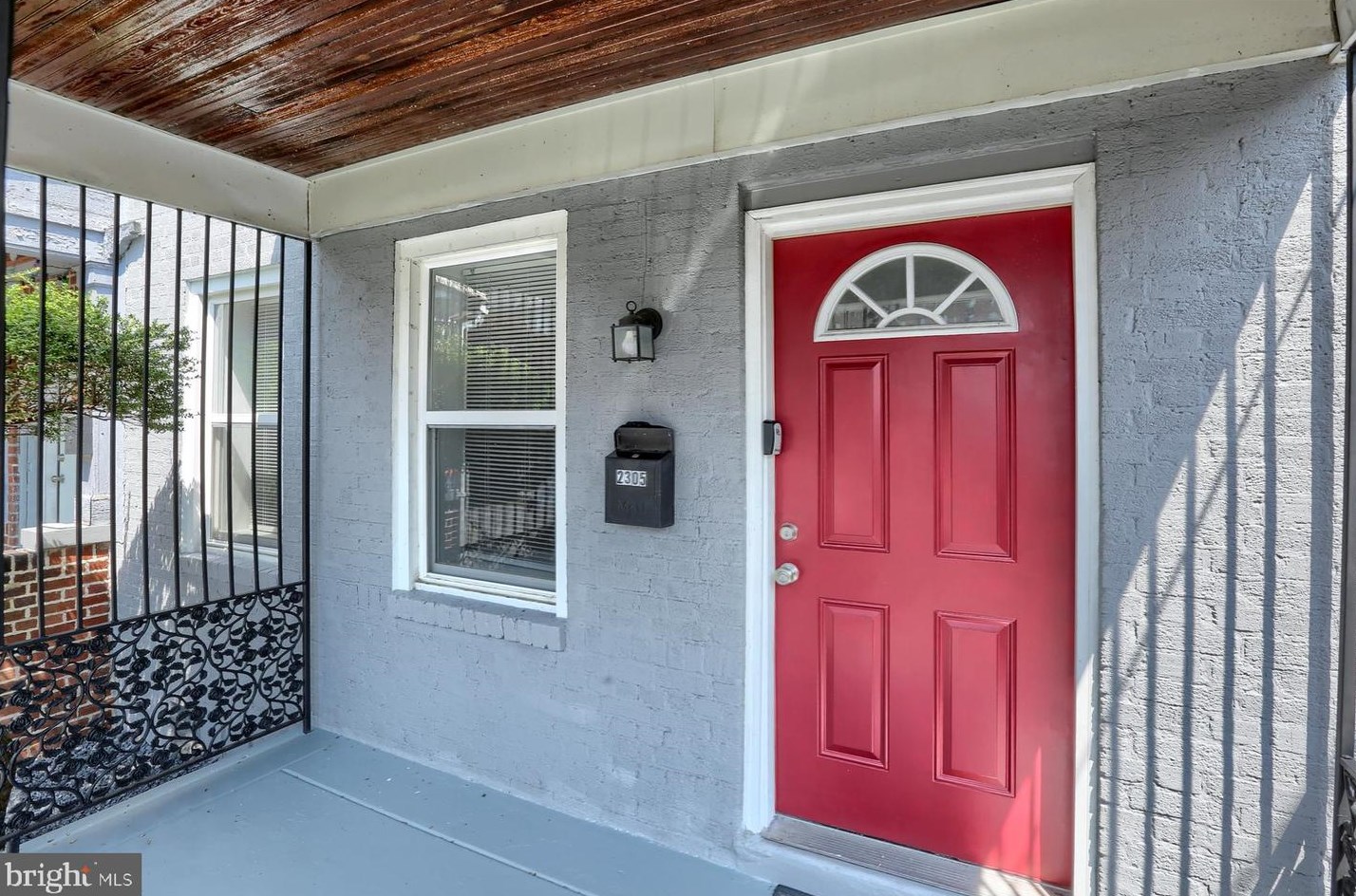 2305 Penn St, Harrisburg PA  17110-1046 exterior