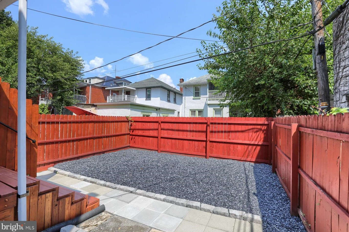 2305 Penn St, Harrisburg PA  17110-1046 exterior