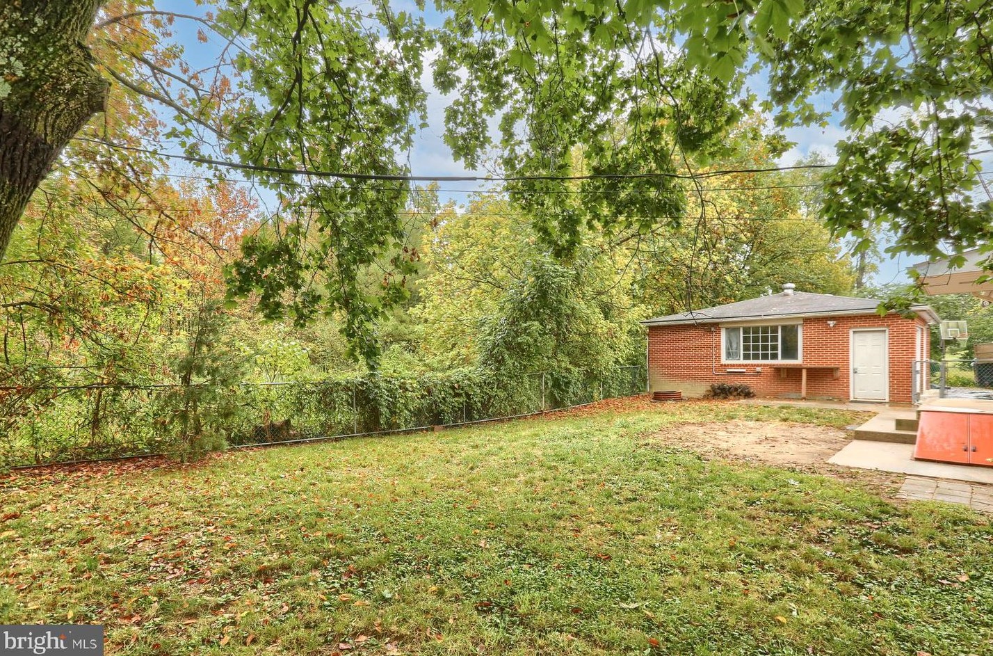 237 Piketown Rd, Harrisburg PA  17112-9056 exterior