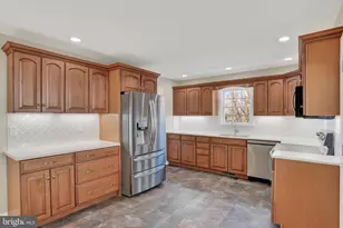 5646 Union Deposit Rd, Harrisburg, PA 17111 - Photo 9