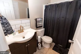 2407 Brown St, Harrisburg, PA 17109 - Photo 17