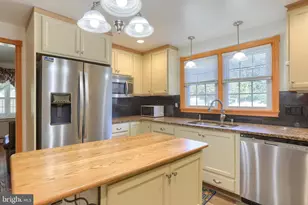 5691 Chambers Hill Rd, Harrisburg, PA 17111 - Photo 13