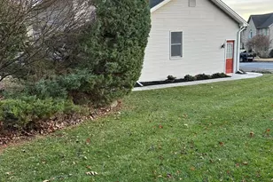 2430 E Bayberry Dr, Harrisburg, PA 17112 - Photo 25