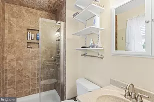 2028 Mt Vernon Cir, Harrisburg, PA 17110 - Photo 17