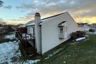 1069 Country Hill Dr, Harrisburg, PA 17111 - Photo 5