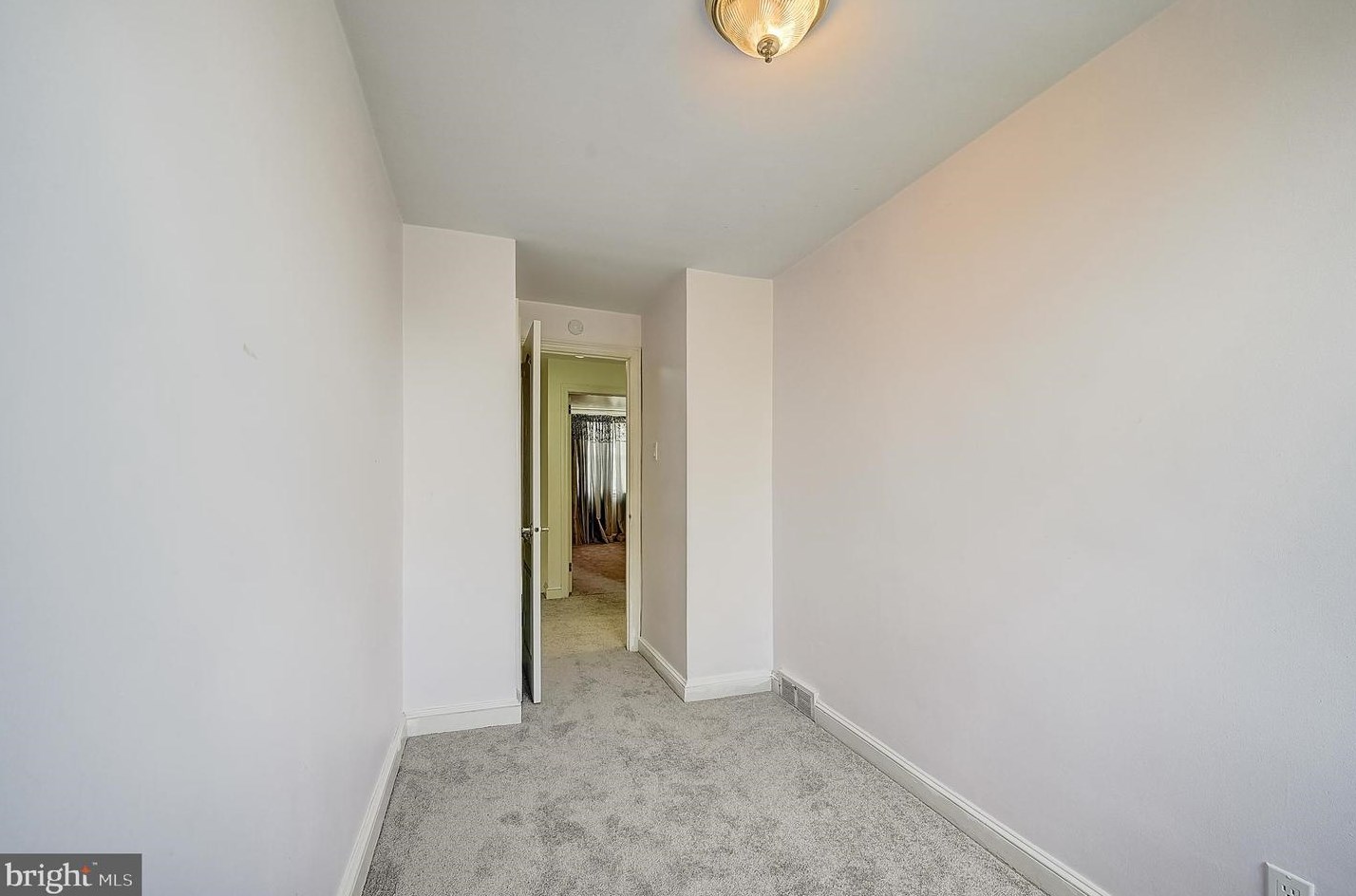 2280 Harwood Ave, Upper Darby PA 19082-5406 exterior