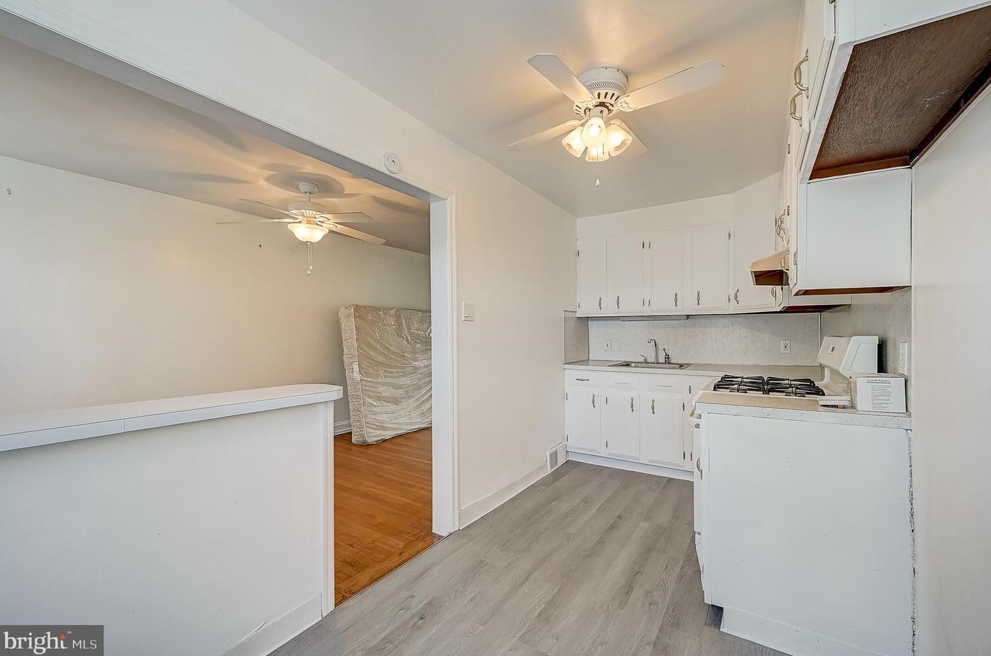 2280 Harwood Ave, Upper Darby PA 19082-5406 exterior