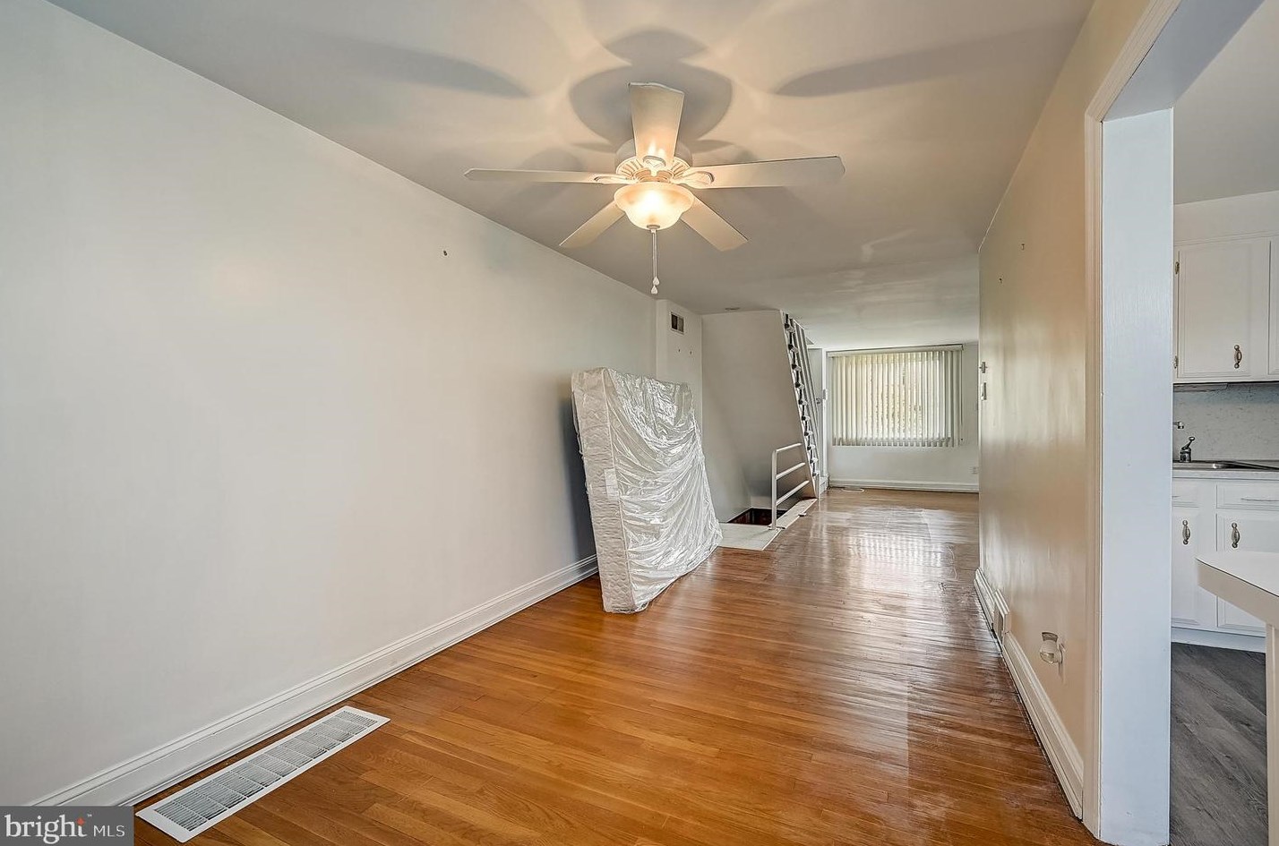 2280 Harwood Ave, Upper Darby PA 19082-5406 exterior